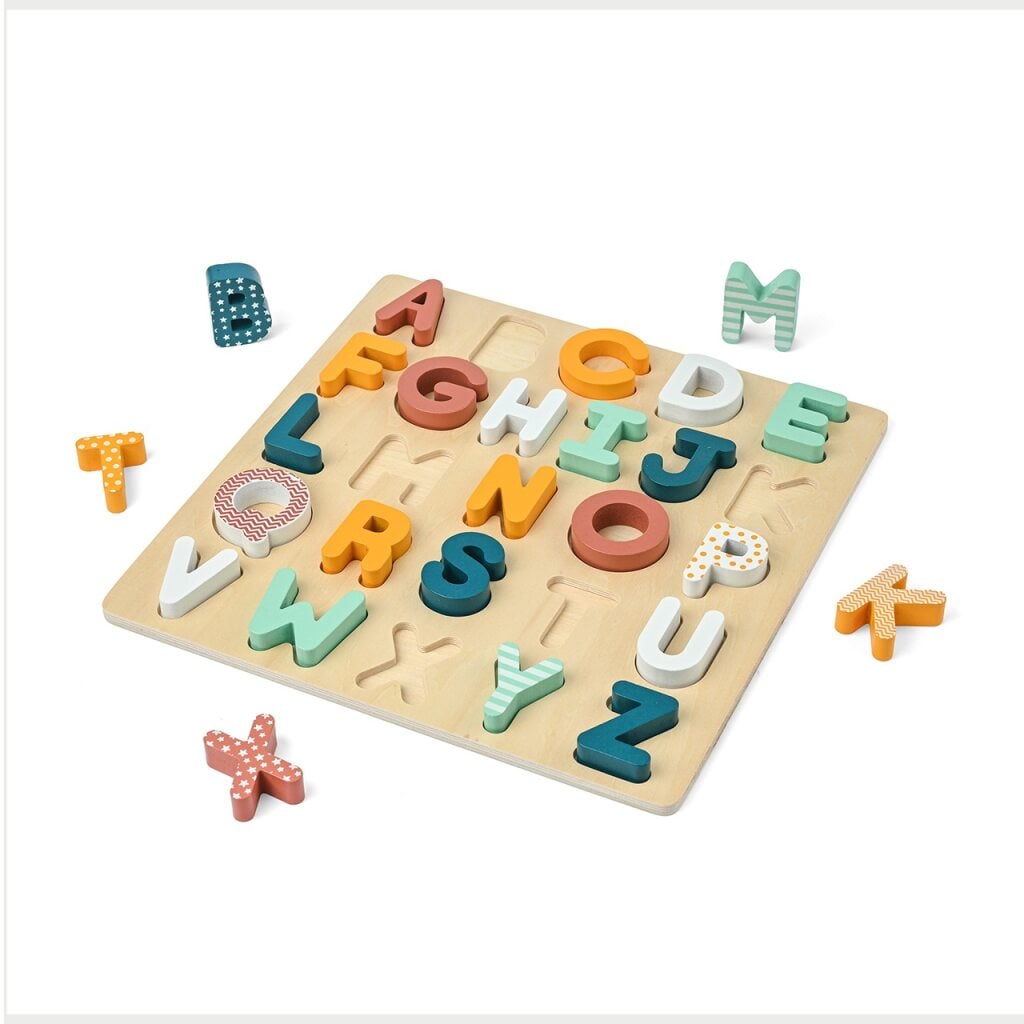 Hape Alphabet Magnétique - Enfants de 3 Ans et Plus - Apprendre à Lire et à Écrire, Voyelles