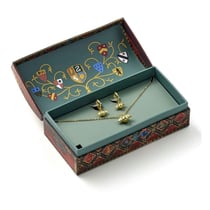 Harry Potter - Coffret bijoux malle de Quidditch, Collier Vif d'Or et Boucles d'oreilles créoles Huggy (Doré).