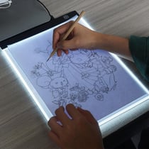 Tablette Graphique LED Ultra Mince Pour Artistes Et Designers 3mm D'épaisseur YONIS