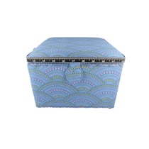 Boîte à couture 26x26x19cm arabesques bleues