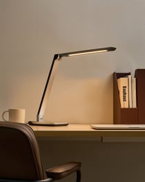 Lampe de Bureau LED Argentée en Matière Synthétique avec Variateur et Couleur Réglables