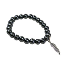 Bracelet Hématite Perles rondes 8 mm et Breloque Plume - Omsaé