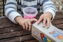 Pack de 4 pots de pâte à modeler végétale : couleurs complémentaires