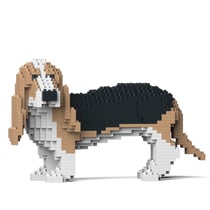 Chien Basset Hound beige Taille standard | JEKCA | 14 ans et +