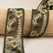 Bobine 10m galon fleurs brodées 45mm Vert Anis