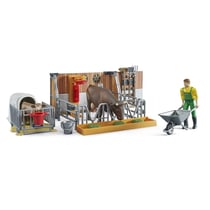 bworld Étable, vache et veau avec agriculteur