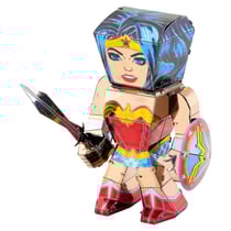 MetalEarth LEGENDS: JUSTICE LEAGUE/WONDER WOMAN, maquette 3D en métal avec 1 feuille multicolore, sur carte 12x17cm, 14+