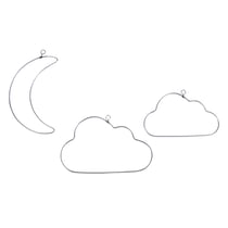Demi-lune et nuages de fil métal