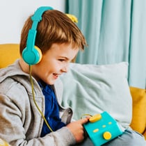 Lunii - Pack accessoires pour Ma Fabrique à Histoires - Casque audio Vert et Coque de protection Jaune