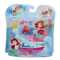 Mini princesse : ariel la petite avec sebastien et son bateau - hasbro e0246 - disney princesses - poupee