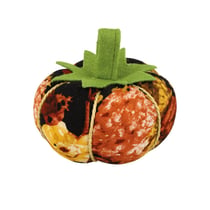 Tomate porte-épingles 8cm fleurs vintage