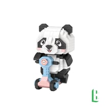 Le Panda Sur Sa Trottinette - Loz