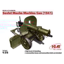 Soviétique Maxim Machine Gun 1941 avec deux caisses de munitions et des ceintures de munitions