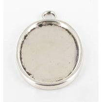 MégaCréa - Médaillon en métal ovale Grand modèle Argenté