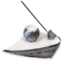 Porte-encens artisanal pour bâtons, cônes et charbon blanc