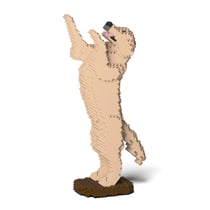 Chien Golden Retriever debout beige Taille standard | JEKCA | 14 ans et +