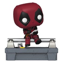Marvel - Figurine POP! Deluxe Deadpool sur le pont 9 cm - Funko