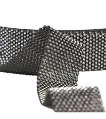 Galon pierres sur grille metal 38mm noir au mètre