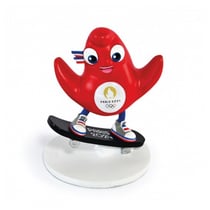 JO 2024 – Figurine Pose Skateboard - Doudou et Compagnie - Rouge