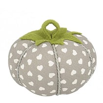 Tomates porte épingles cœurs blancs sur fonds beige 8cm