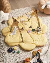 Tapis de Jeu pour Enfants Jaune en Coton Matelassé 110 x 110 cm en Forme de Trèfle Accessoire Chambre Style Moderne