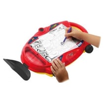 Table a dessiner lumineuse cars 2 - ardoise light et trace - famosa - 700005253