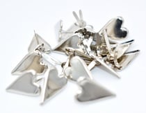 Attaches parisiennes cœurs argentés – Lot de 50 brads métalliques