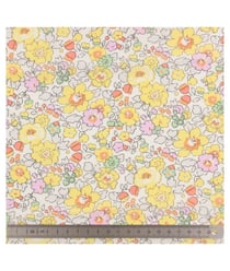 Tissu coton Liberty ® BETSY de 145 cm de largeur Jaune vendu par 50 cm