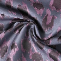 Tissu Jacquard Angèle motif texturé léopard Mauve sur fond Gris acier