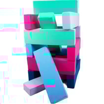 Set Jenga est compose de 15 grands blocs en mousse multicolor