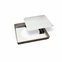 Tarte carrée cannelée - fer blanc - fond mobile - 230x230 mm dim ext / 220x220 mm dim int - h25mm
