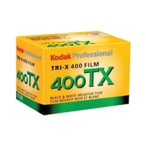 Kodak TX 135-24 TRI-X PAN 5063 WW - Pellicule Photo Noir et Blanc 35mm, ISO 400, 24 Poses, Latitude d'Exposition Étendue, Grain Classique, Netteté Exceptionnelle - Boîte Unitaire