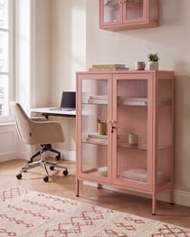 Armoire vitrine Acier Rose pêche HARLYN  - 90x35x110- Beliani