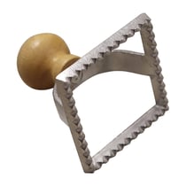 Emporte-pièce carré pour raviolis de 6 cm Fackelmann