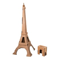 Maquette en carton recyclé de tour Eiffel géante