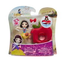 Mini princesse : blanche neige et sa bouée pomme - hasbro b8937 - disney princesses - poupée