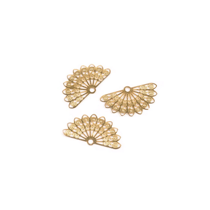 5 embellissements éventails en métal doré