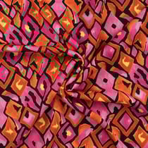 Tissu Viscose satiné Carreaux retro fuschia sur fond Noir - Au mètre