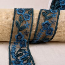 Bobine 10m galon fleurs brodées 45mm Bleu Roy