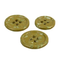 Bouton rond 4 trous bouteilles recyclées vert kaki