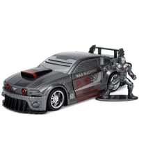FORD Mustang 2006 avec figurine WAR MACHINE