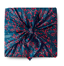 Carédeau Papier Cadeau Réutilisable Collection Luxe Satin 100% Coton 'Mon jardin de Gui' Taille M 55x55cm