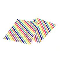 2 feuilles papier cadeau arc en ciel Oxybul