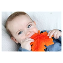 Anneau de dentition – Feuille d'érable - Plan Toys - Rouge