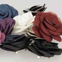 Broche Fleur tissée noir 7cm