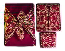 Lot de 3 Emballage Papier Cadeau Réutilisable Coton Recyclé Tissu Furoshiki Ecologique Rouge Bordeaux Design Créatrice Famille Mystérieuse