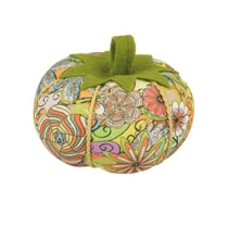 Tomate porte-épingles 8cm bouquet de fleurs pastels