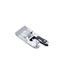 Pied de biche pour surjet 5 mm F015N - Brother Blanc