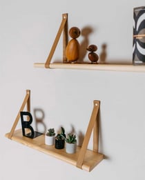 Étagère flottante bois sangle cuir 60cm