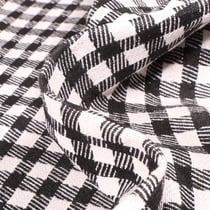 Tissu Jacquard Carreaux Rayures noir et blanc sur fond Blanc
